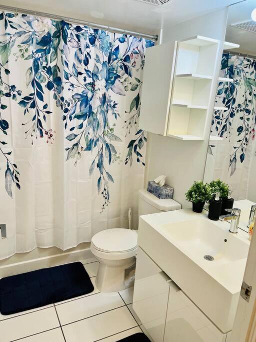 Deluxe Suite Торонто Экстерьер фото
