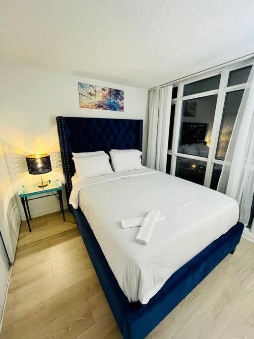 Deluxe Suite Торонто Экстерьер фото